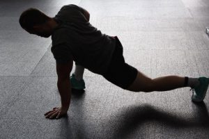 حرکات کششی (Stretching Exercises)، در ساده ترین بیان به معنای حرکت دادن هر بخش از بدن می باشد،